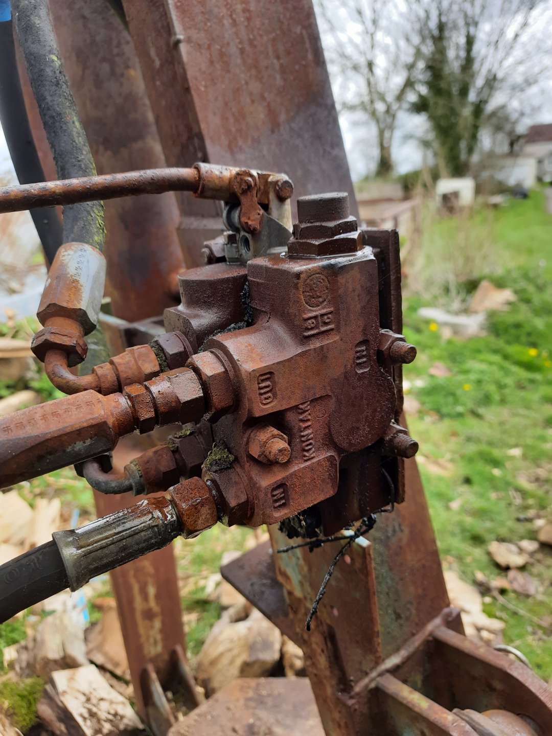 Bypass valve in a spool ? | The Farming Forum