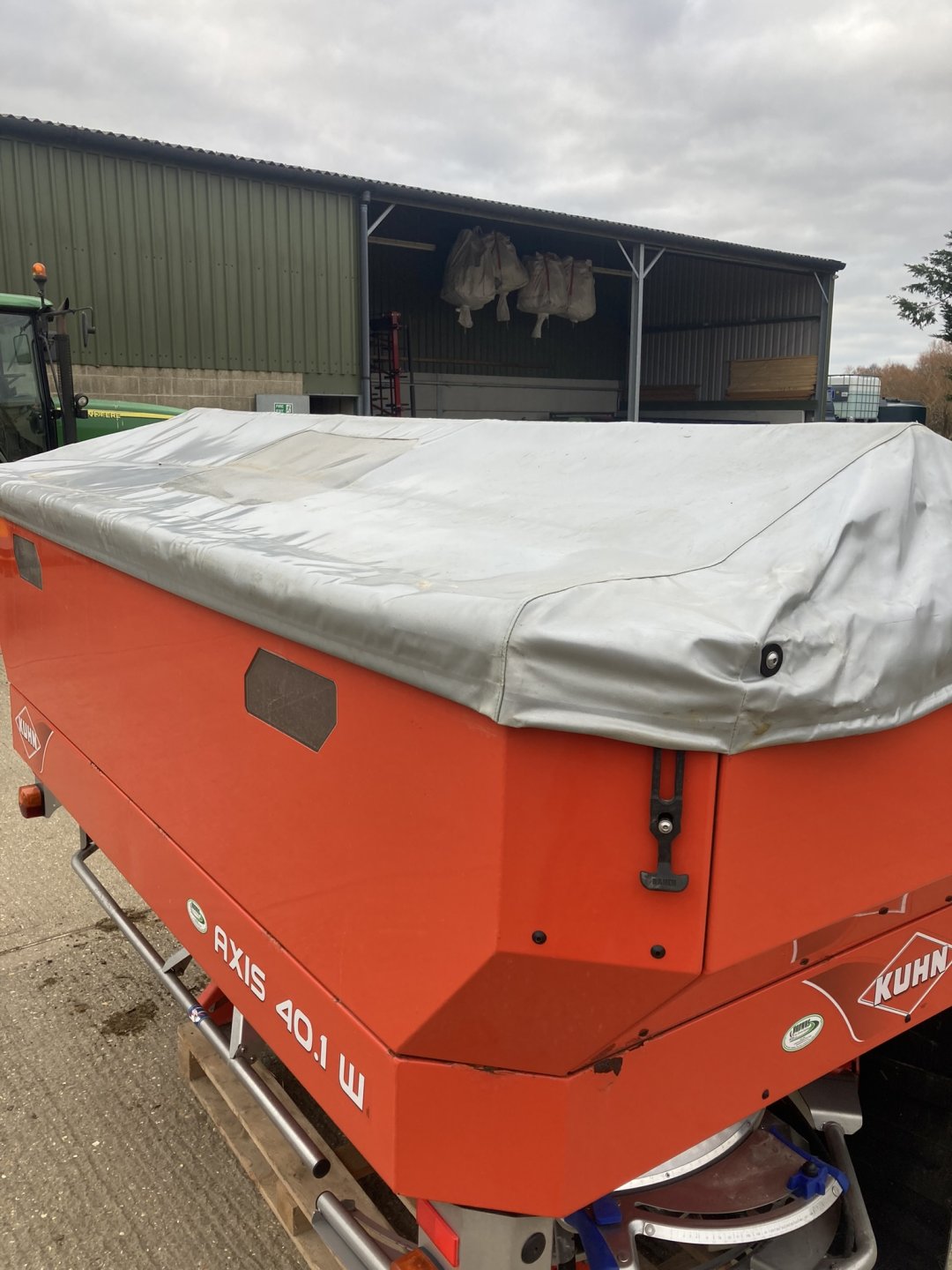 Kuhn axis 40. 1 w , weigh cell fertiliser spreader The Farming Forum