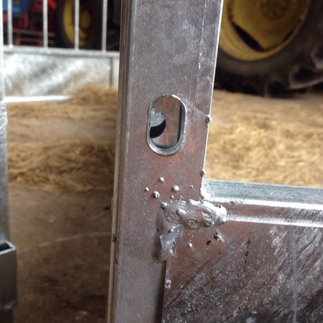 Iae Square Bale Feeder The Farming Forum