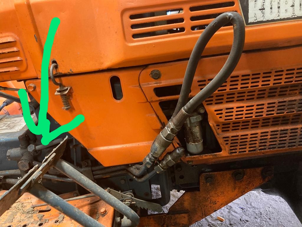 Kubota B8200 loader problem The Farming Forum