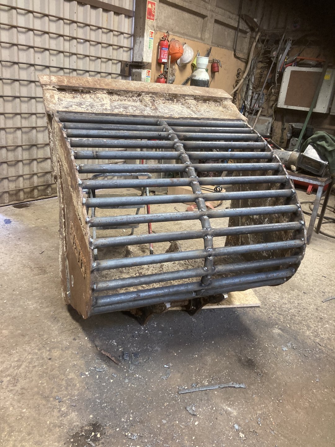 Wanted riddle bucket for digger The Farming Forum