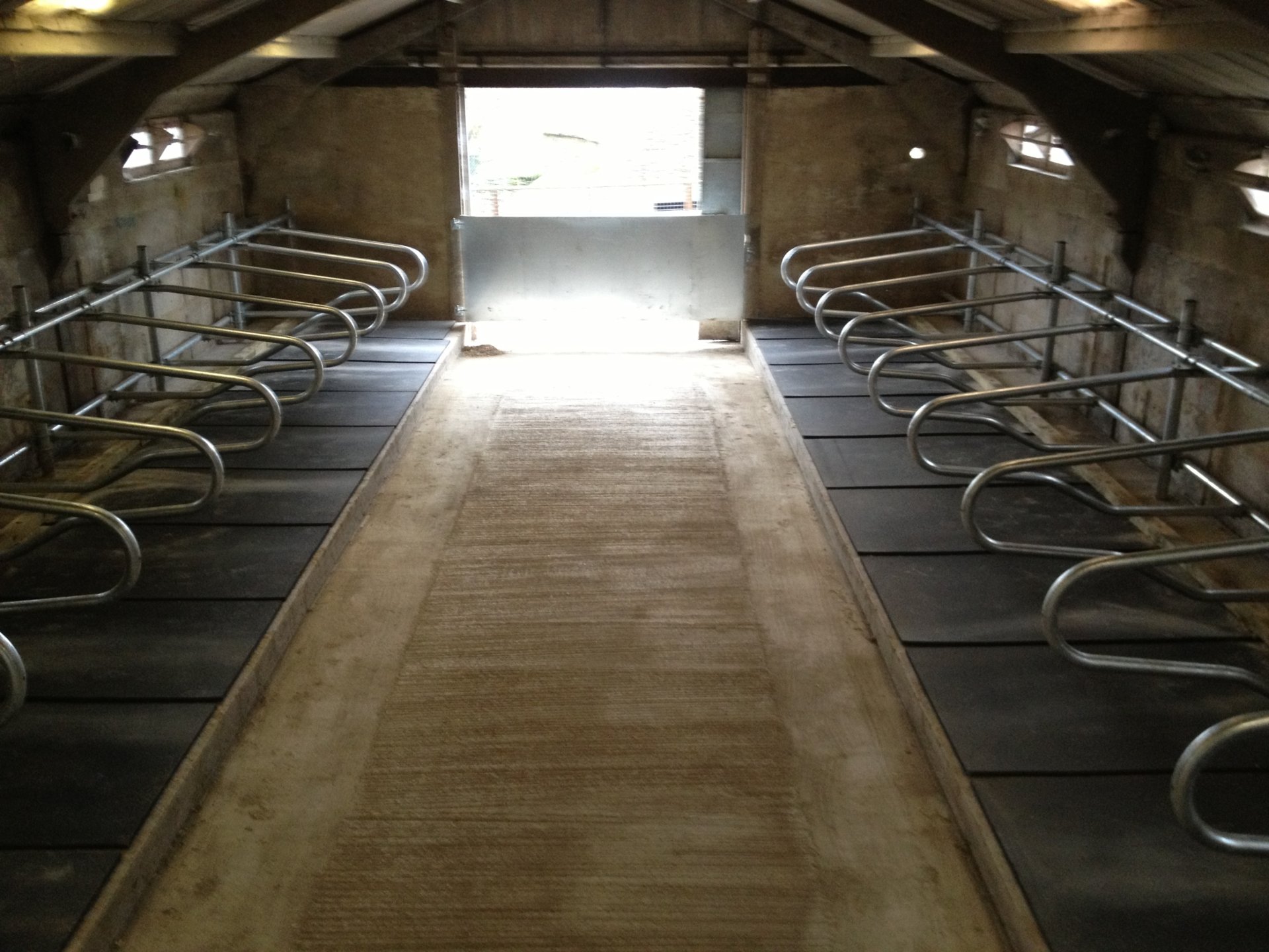 Fitting Cow mats The Farming Forum