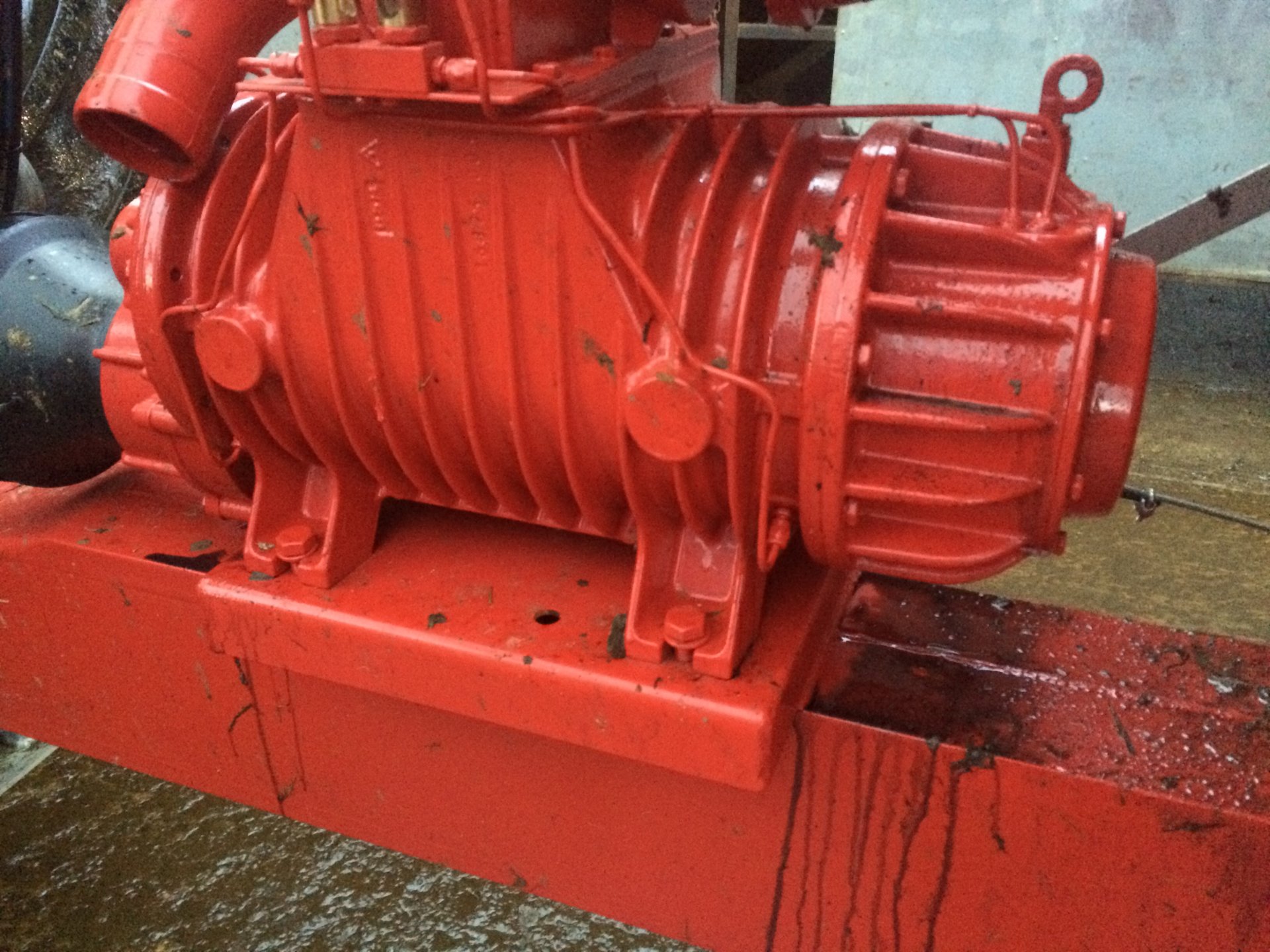 Vacuum tanker pump oil, is this normal? The Farming Forum