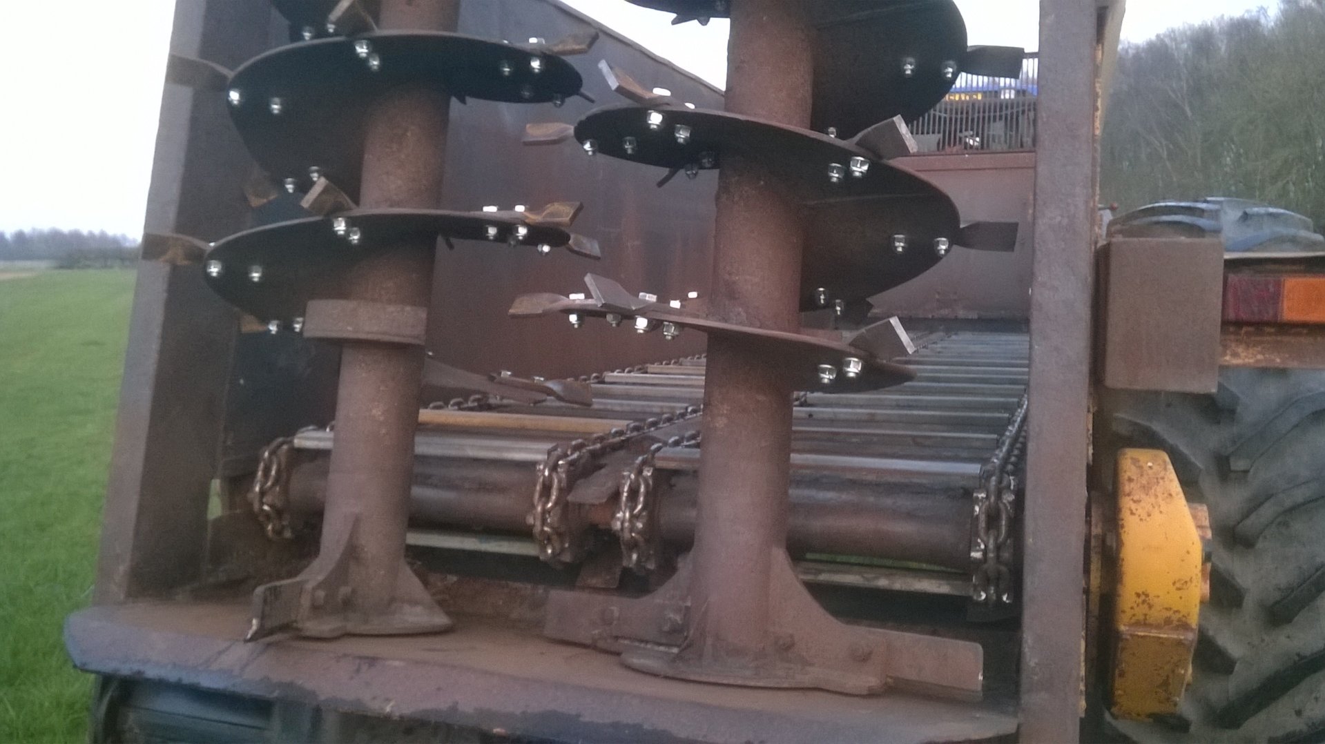 Richard western muck spreader The Farming Forum