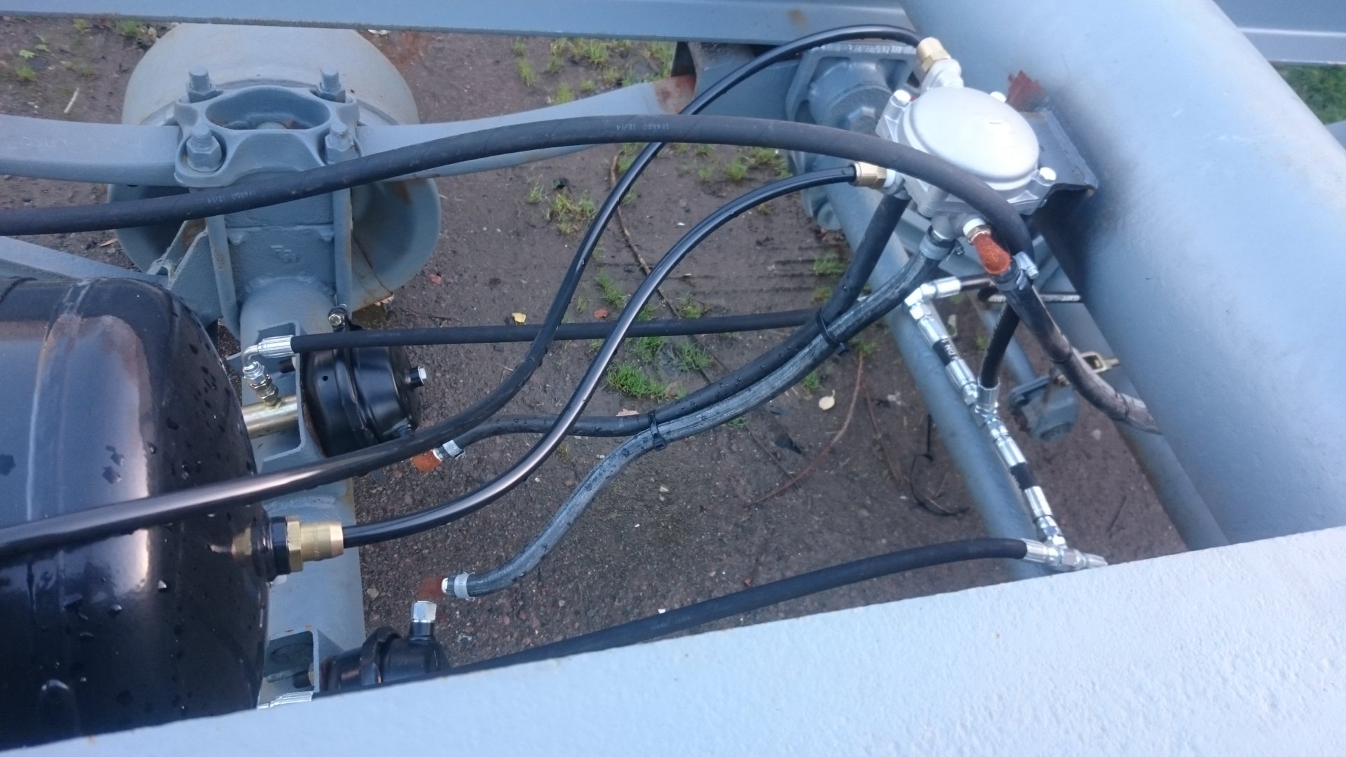 Air to hydraulic brakes and air suspension The Farming Forum