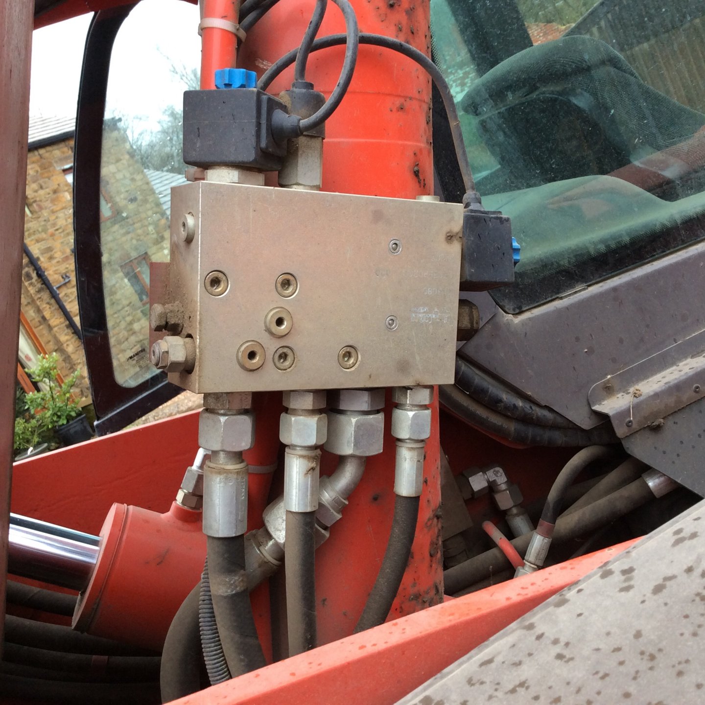 manitou boom sticking The Farming Forum