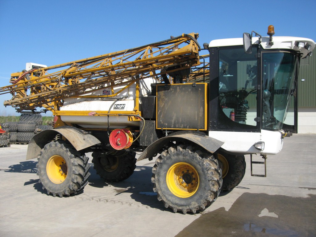 Knight 1830 3000lit 24m SP sprayer June The Farming Forum