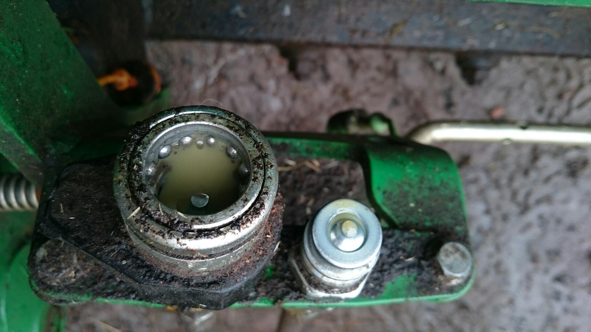 JD 6330 frothy hydraulic oil The Farming Forum