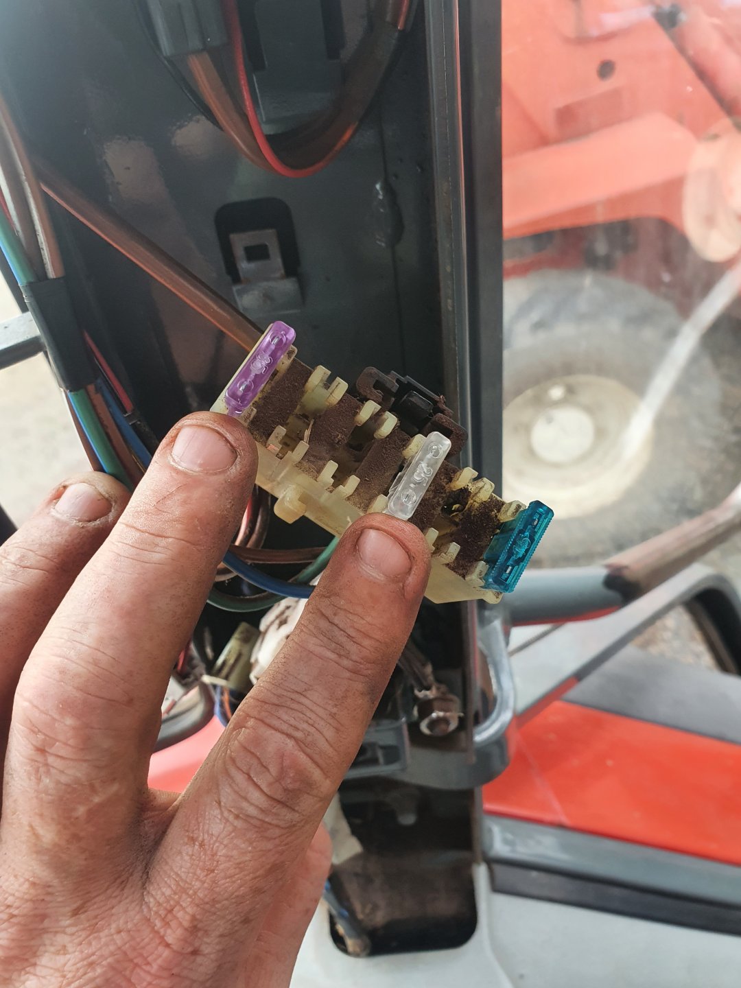 Massey 4355 , fuses on work lights keep popping The Farming Forum