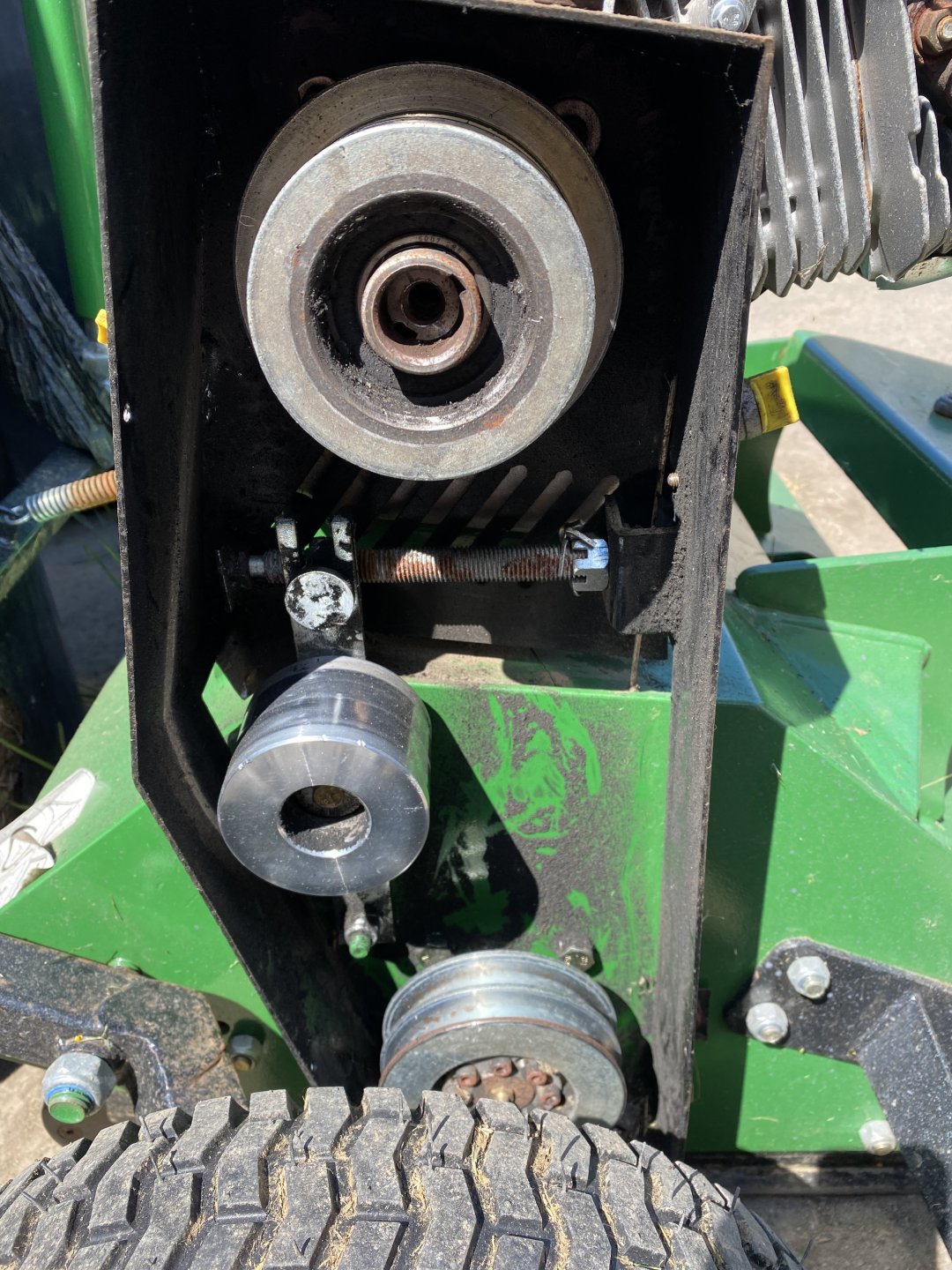 Changing drive belts on ATVM 120 Flail Mower The Farming Forum